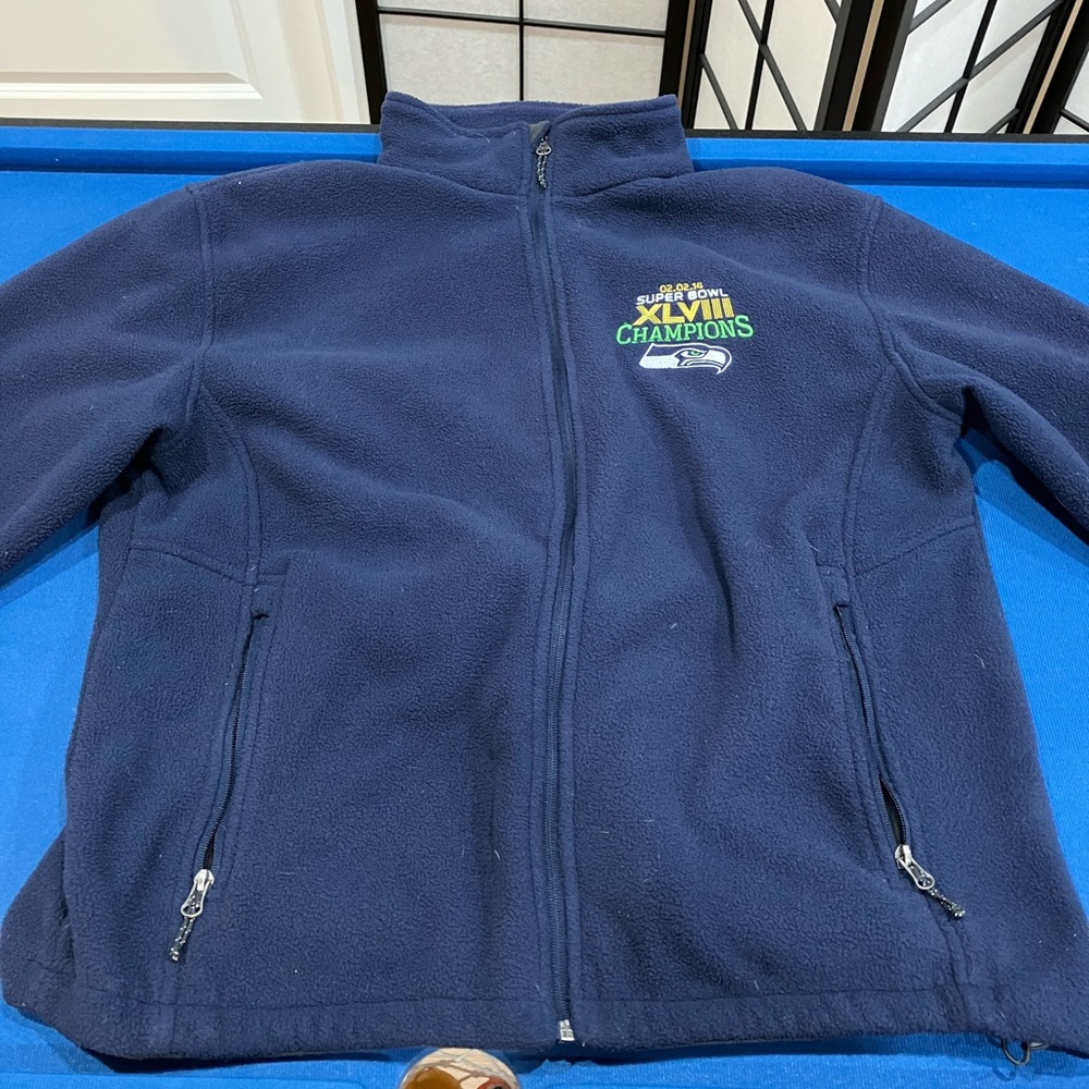 Fleece 2014 Seattle Seahawks champion ship jacket.